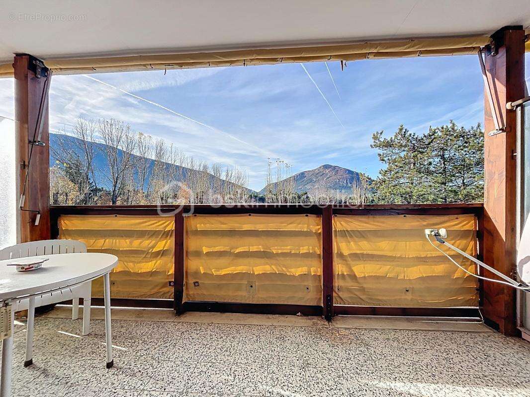 Appartement à SERANON