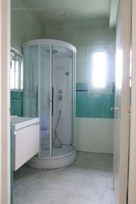 Maison à SAINT-GENEST-LERPT