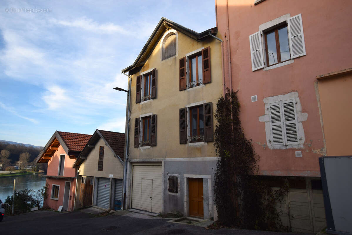 Appartement à SEYSSEL