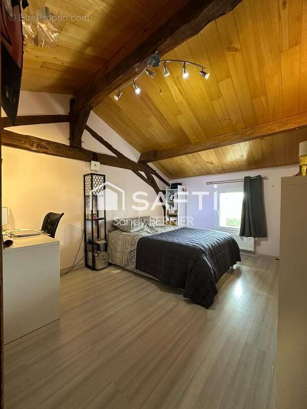 Maison 157 m² à La Puye  - photo 9