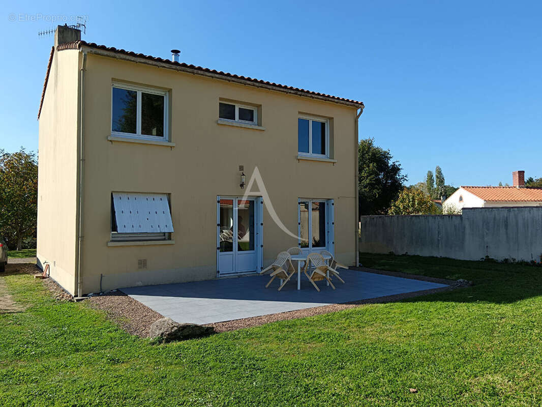 Maison à AVRILLE