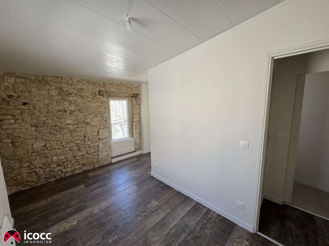Maison 85 m² à Les Magnils-Reigniers  - photo 6