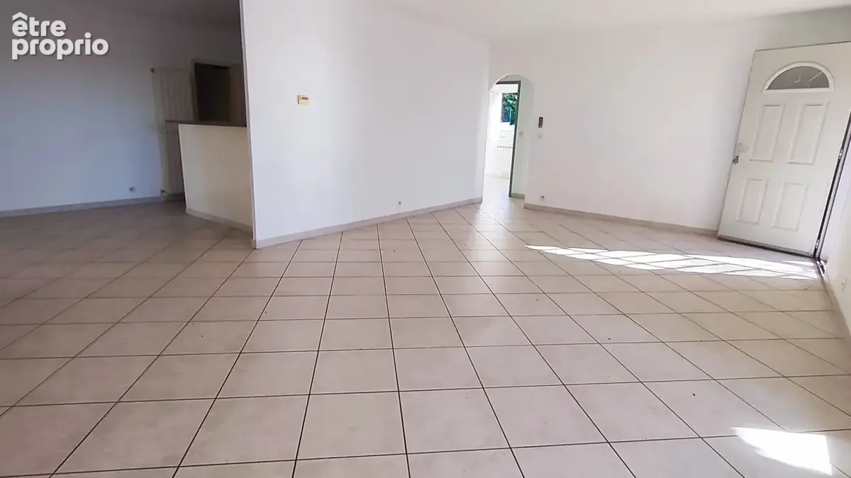 Maison  avec jardin paysagé, terrasses et piscine - photo 13
