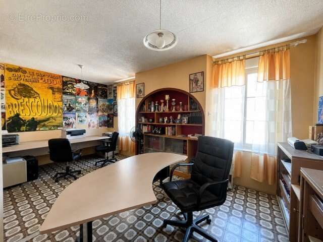 Maison bourgeoise - 201 m², piscine, studio indépendant et vue dégagée ! - photo 22