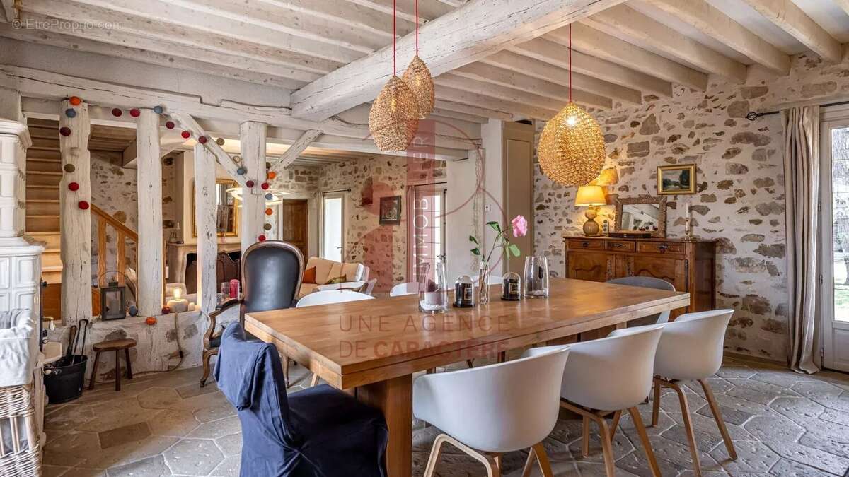 Maison à FONTAINEBLEAU