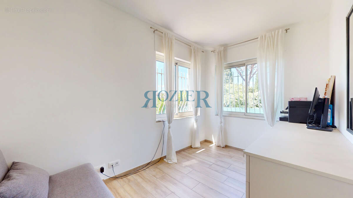 Appartement à MOUGINS