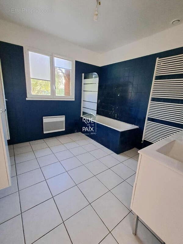 Maison sur sous sol , secteur prisé de Naintré 191.90 m2 - photo 8