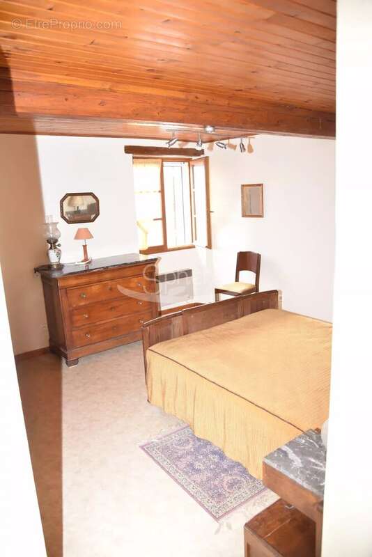 Maison à CONILHAC-DE-LA-MONTAGNE