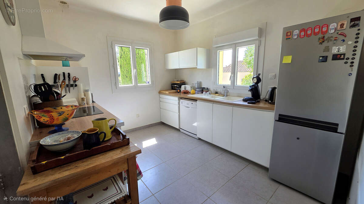 LAURIS CENTRE: Maison T4 de 100 m2 avec garage, atelier sur 1200 m2 de terrain - photo 5
