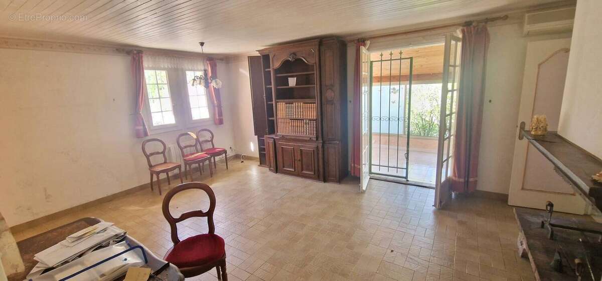 Autre à ROQUEBRUNE-SUR-ARGENS