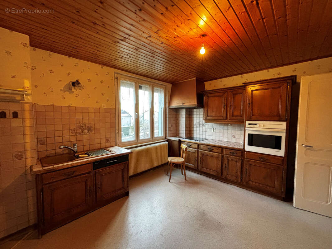 Maison à VIEUX-CHARMONT