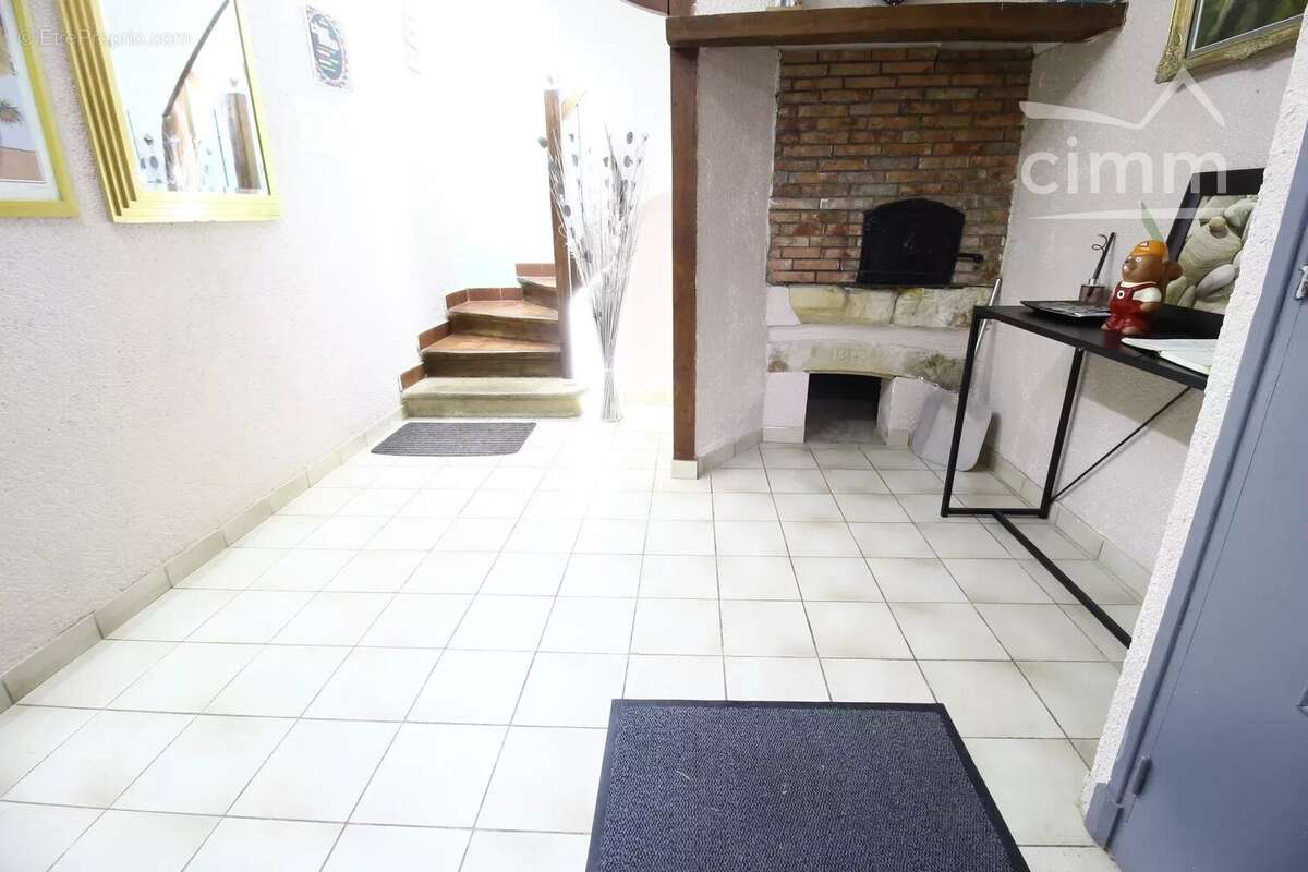 A vendre 2 maisons sur 23 000m² de terrain bordé par une rivière - photo 8