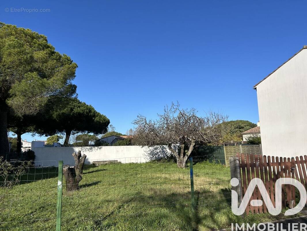 Photo 1 - Terrain à LA FLOTTE