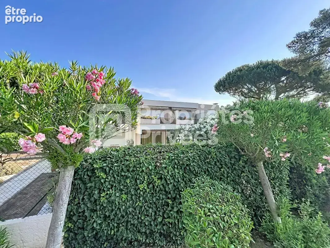 Studio de 33 m² à Cagnes-sur-Mer Terrasse, piscine, vue mer et garage - photo 10