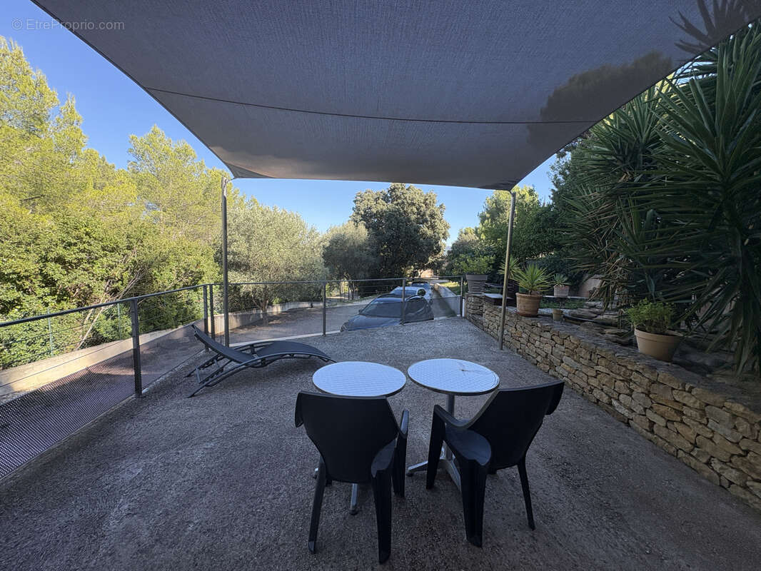 Maison à SAINT-CYR-SUR-MER