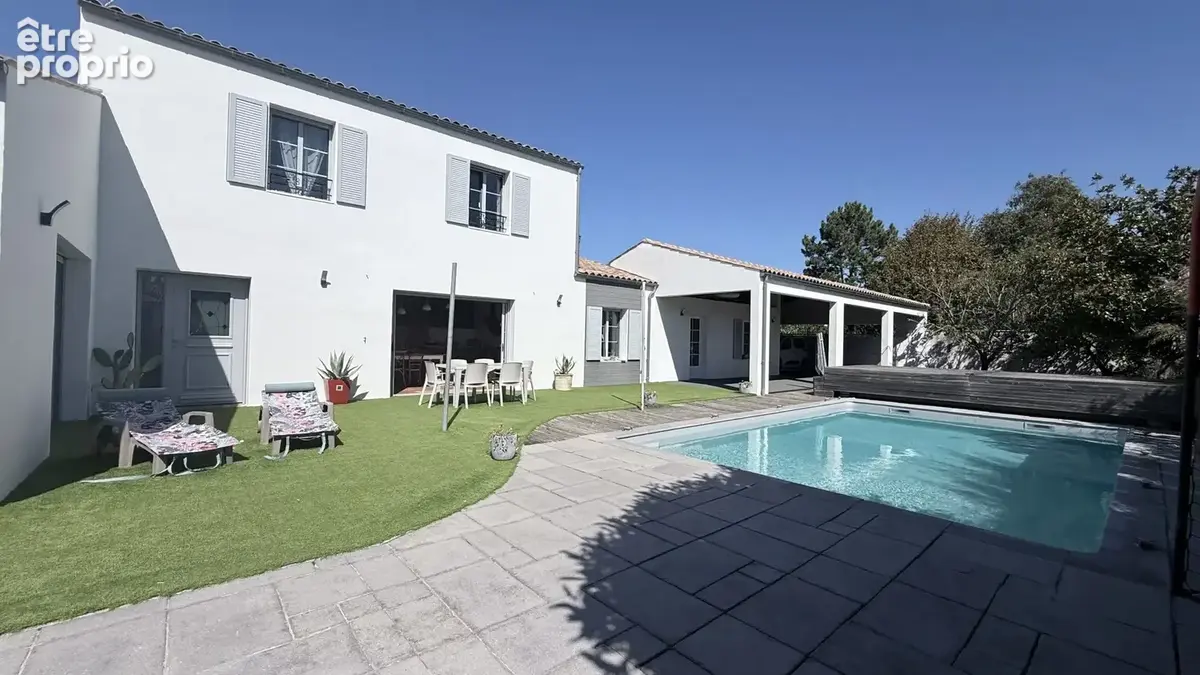 Maison 6 pièces 236 m² à vendre à Saint-Rogatien (17220) - photo 3