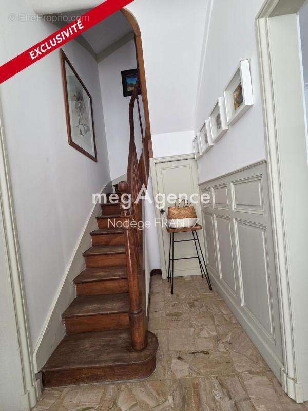 Maison cœur de ville St jean d'Angely avec garage - photo 2