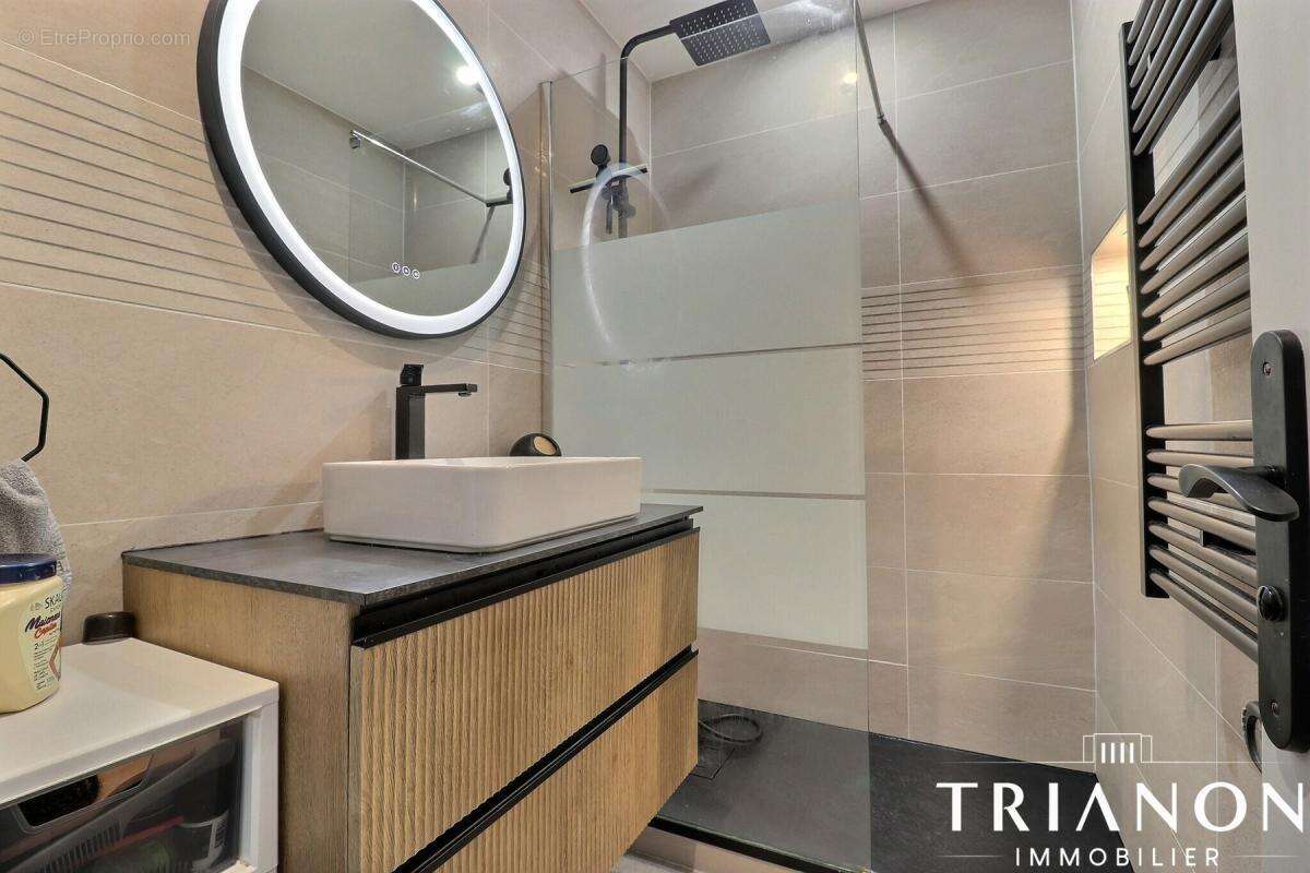 Appartement à LES CLAYES-SOUS-BOIS