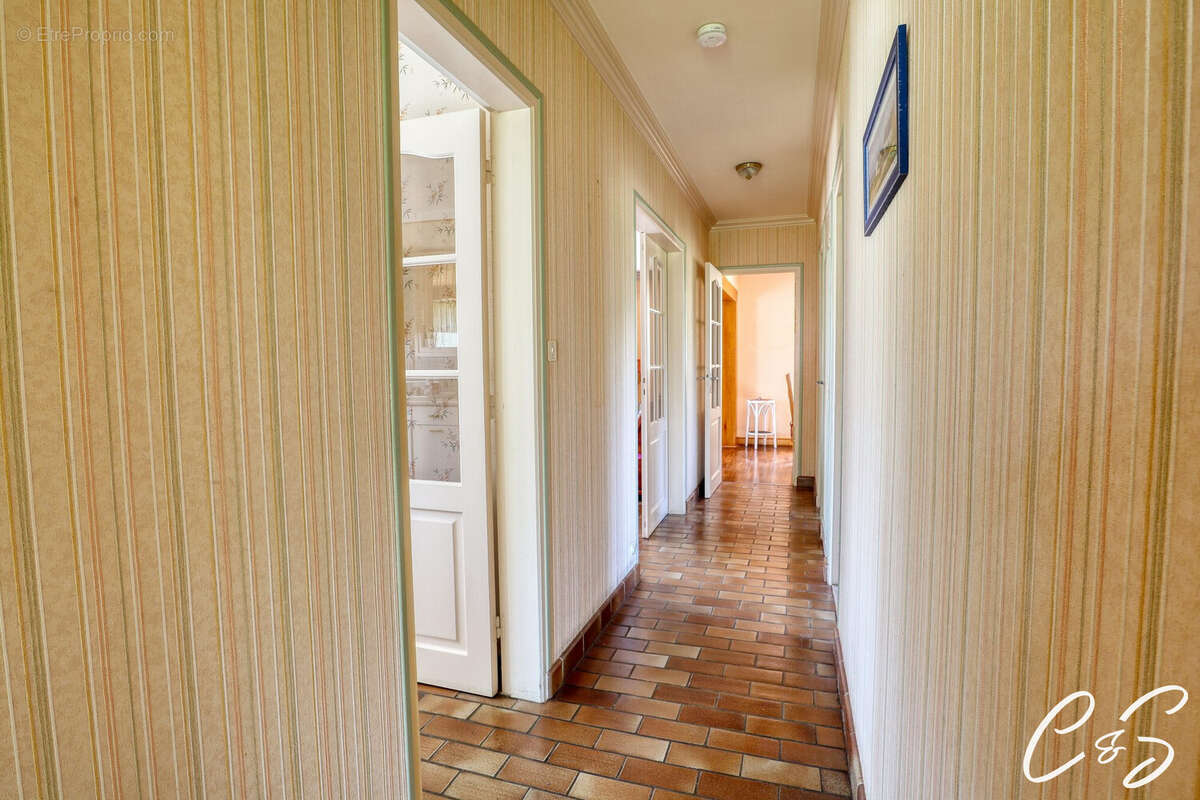 Maison 110 m² à Saint-Jean-Trolimon  - photo 4