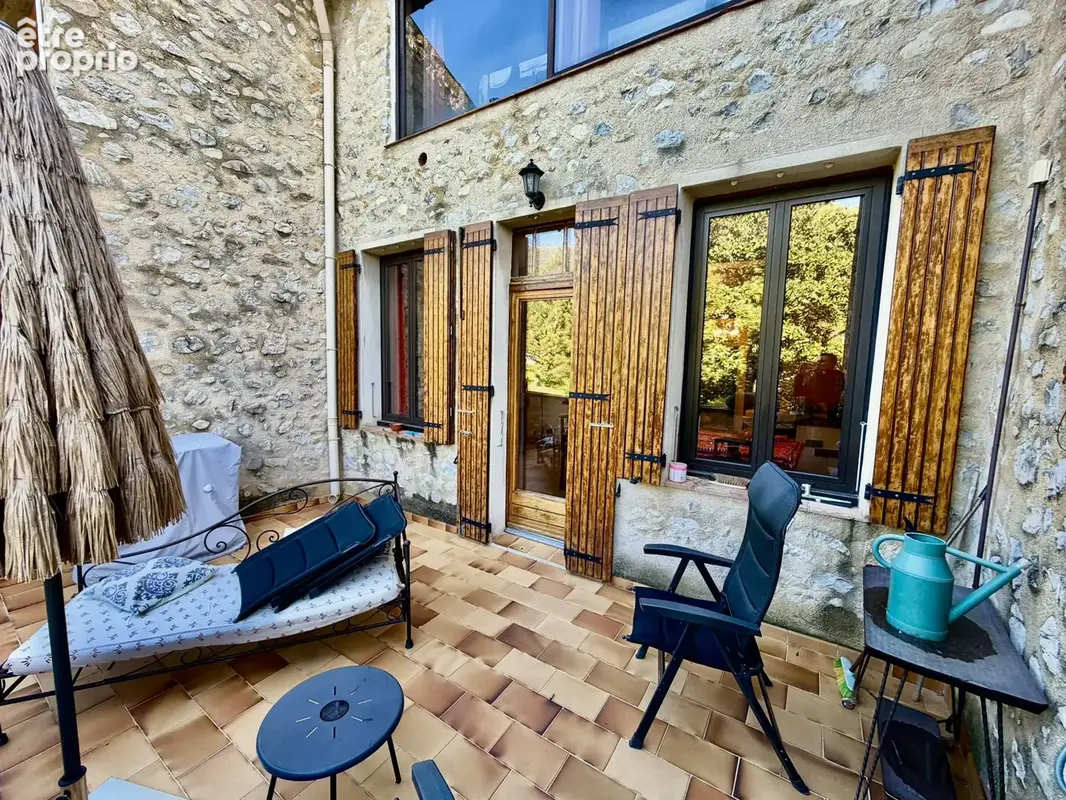 Maison de village avec grand garage et terrasse - photo 7