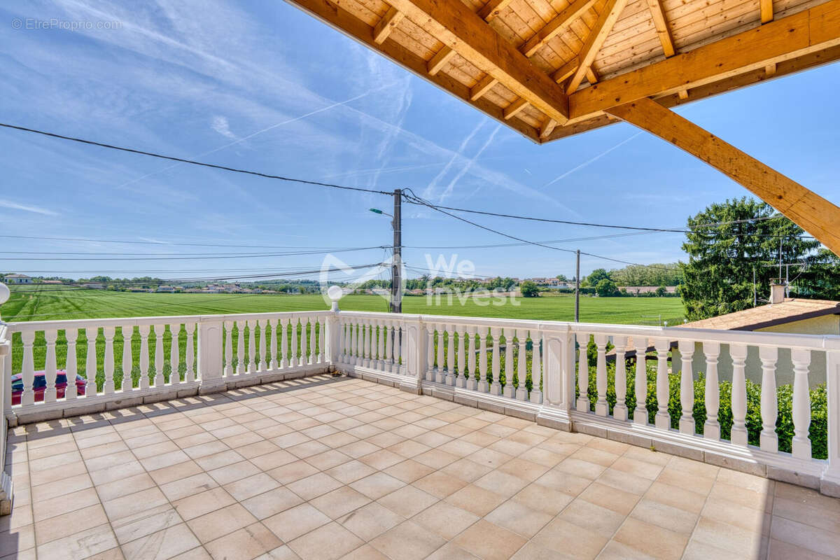 Appartement à CHAVANOZ