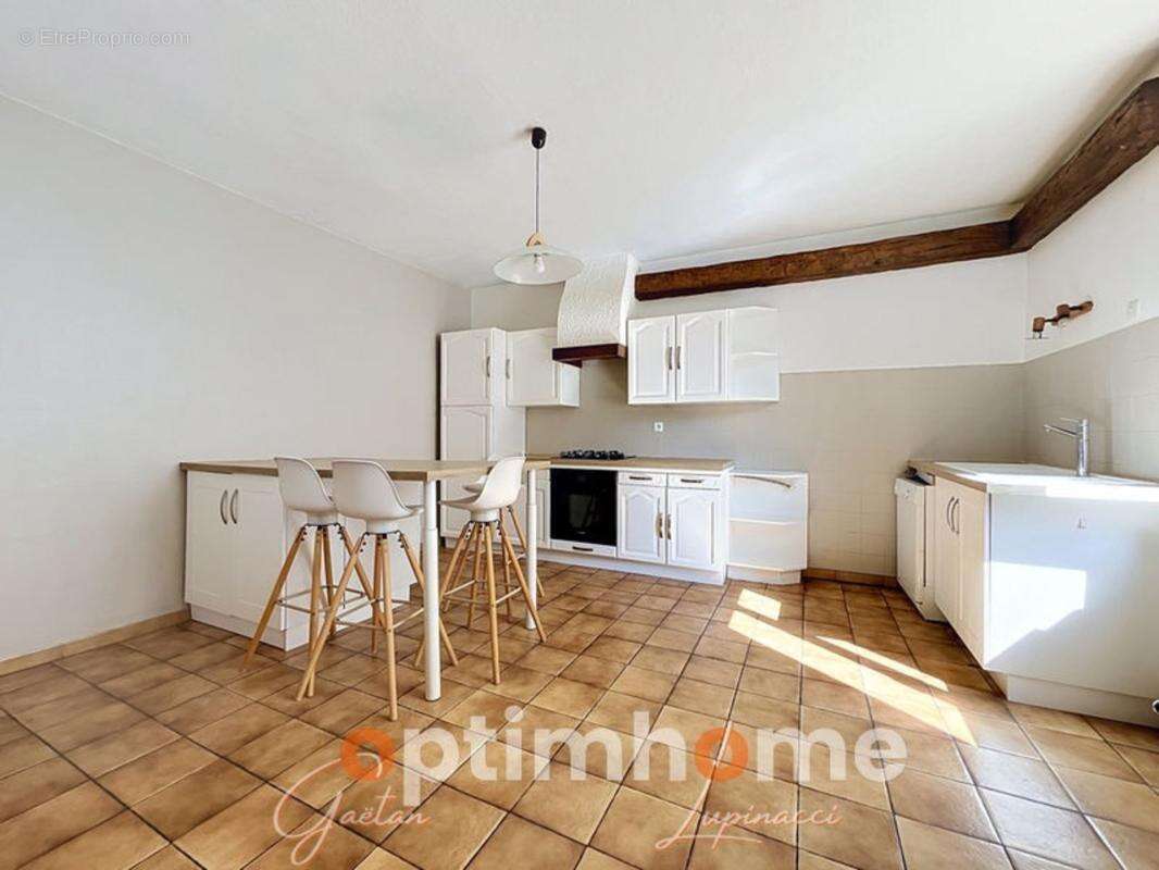 CLOUANGE – Grande maison familiale de 168 m² à deux pas du centre-ville ! - photo 2