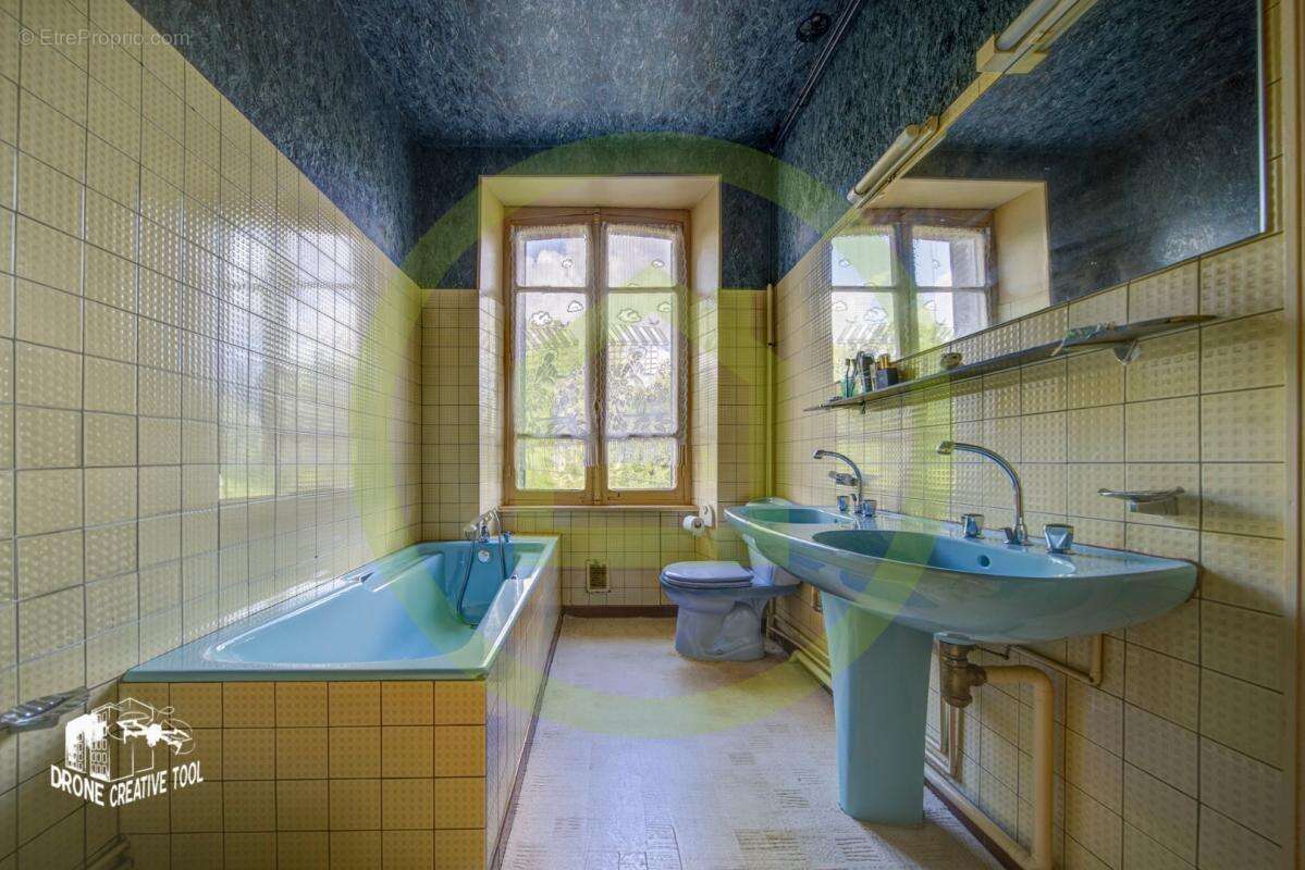 Maison à LACROIX-SUR-MEUSE