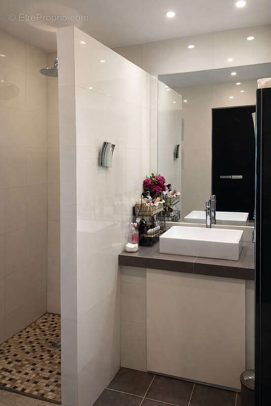 Appartement à LA COLLE-SUR-LOUP