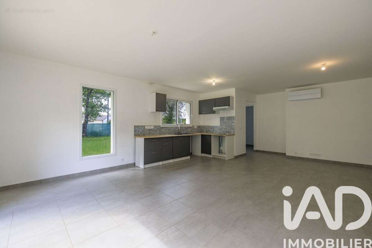 Maison 86 m² à Chamadelle  - photo 3