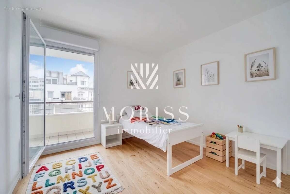 Appartement à COURBEVOIE