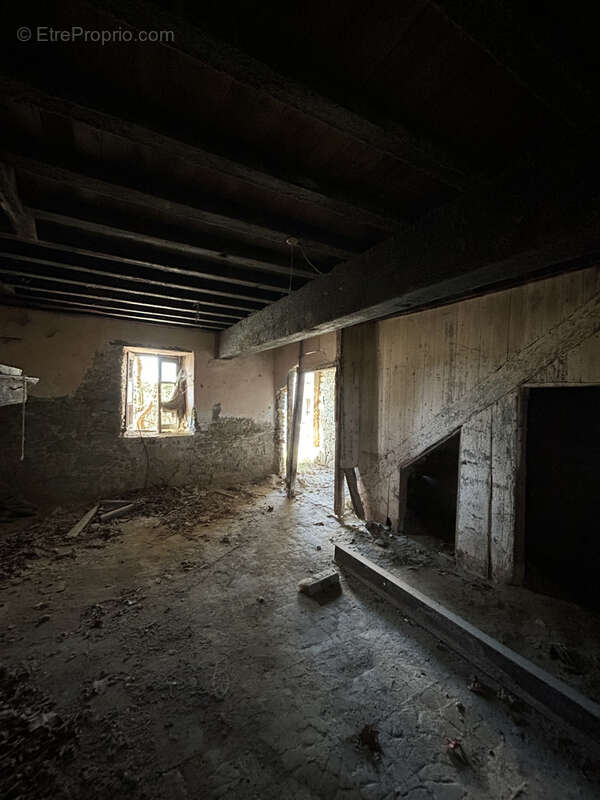 Maison à VILLESISCLE