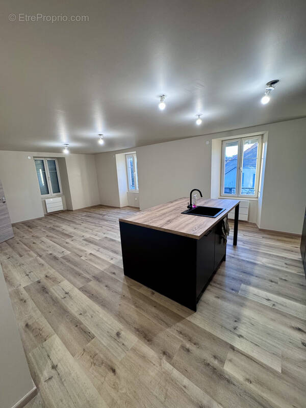 Appartement à CHALONVILLARS