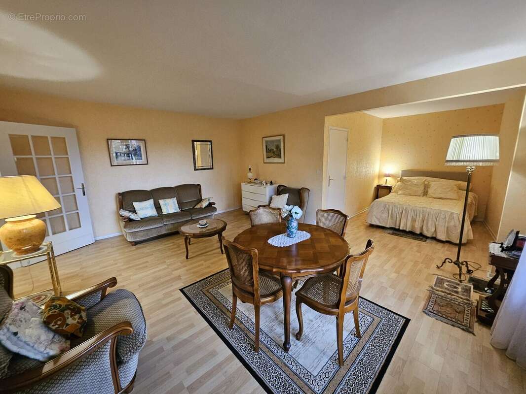 Appartement à TOURGEVILLE