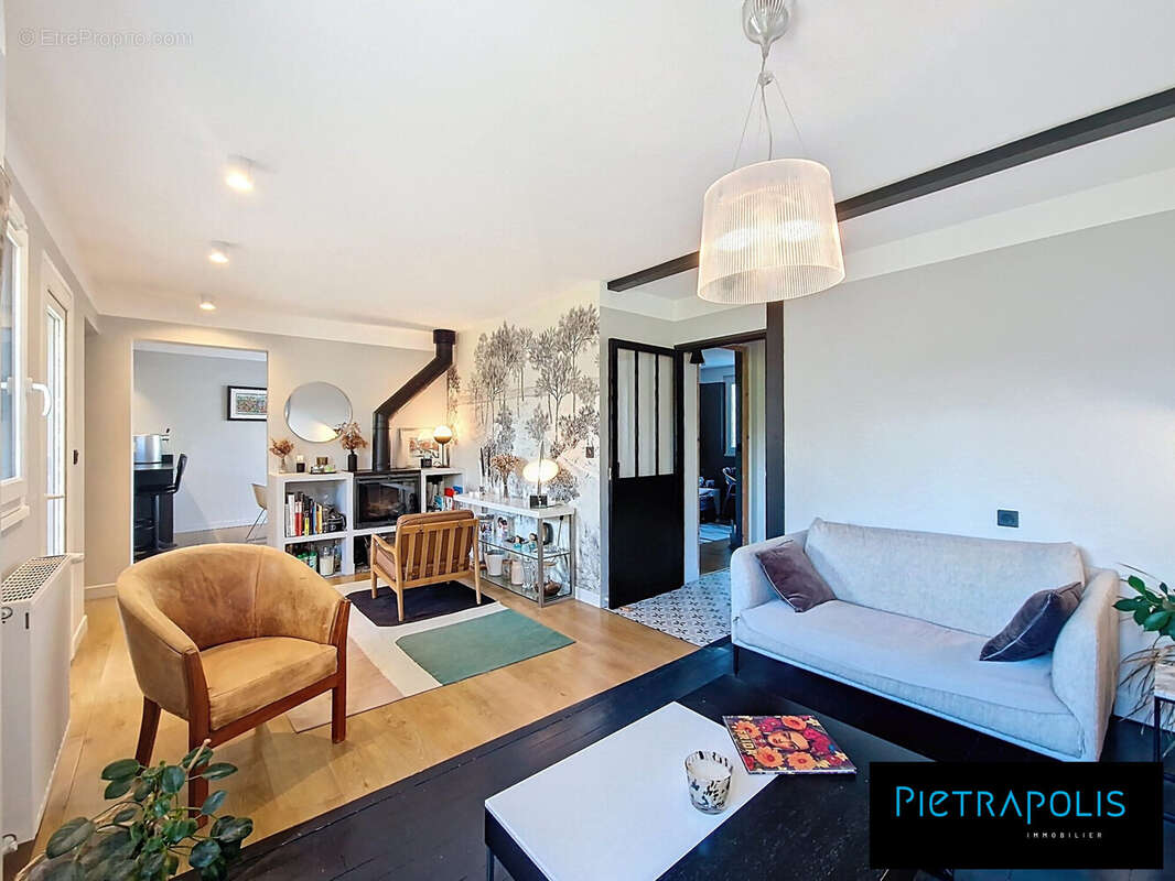 Maison à SAINTE-FOY-LES-LYON