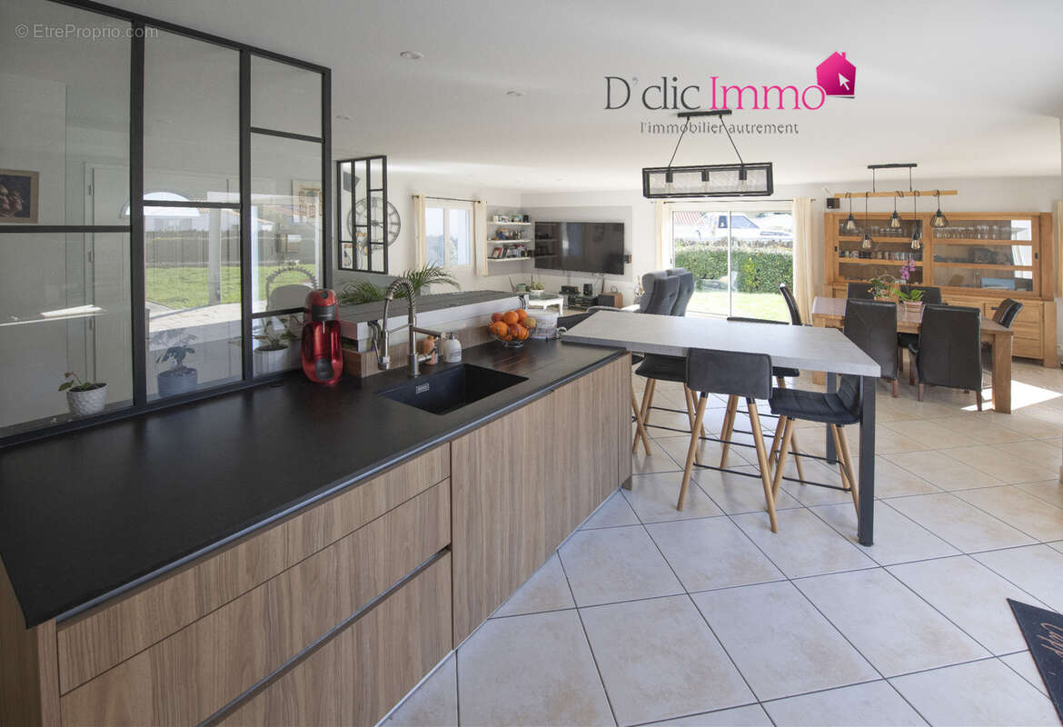 Maison à SAINT-HILAIRE-DE-RIEZ