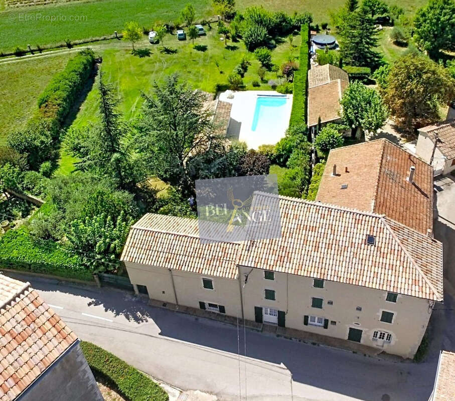 Maison à GROSPIERRES