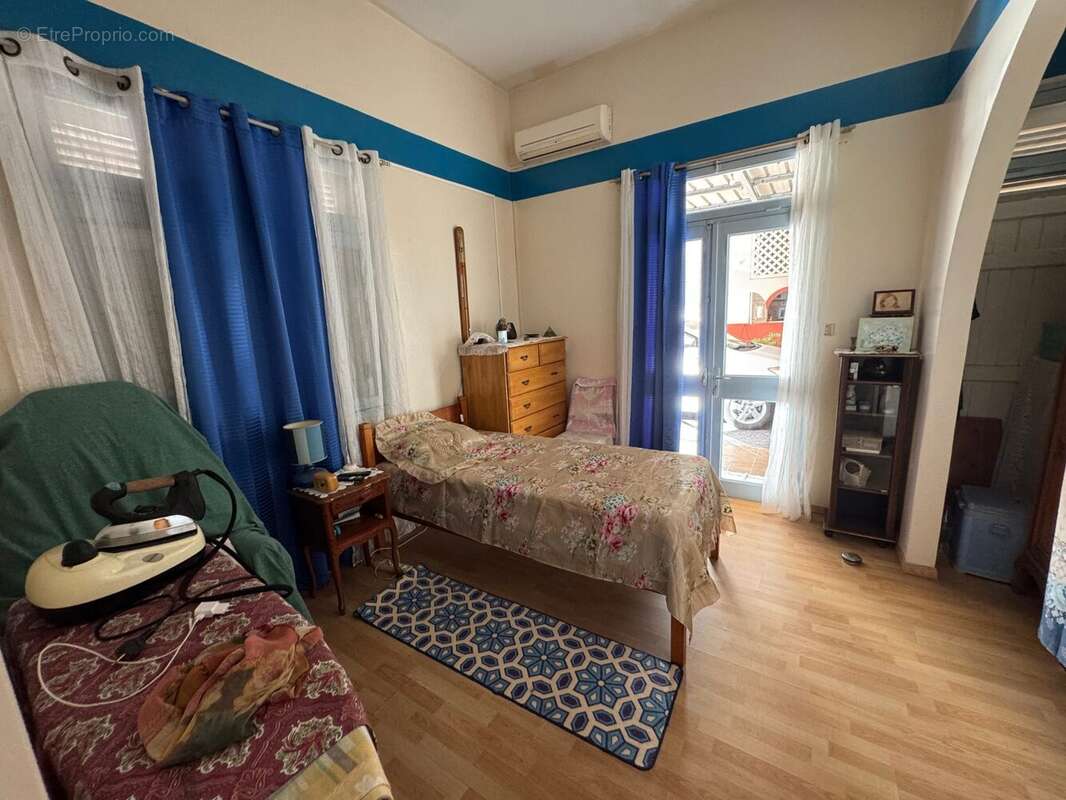 Maison 200 m² à Saint-Denis  - photo 7