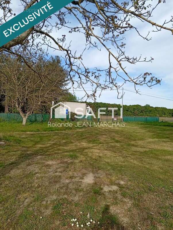 Photo 2 - Terrain à LES BORDES