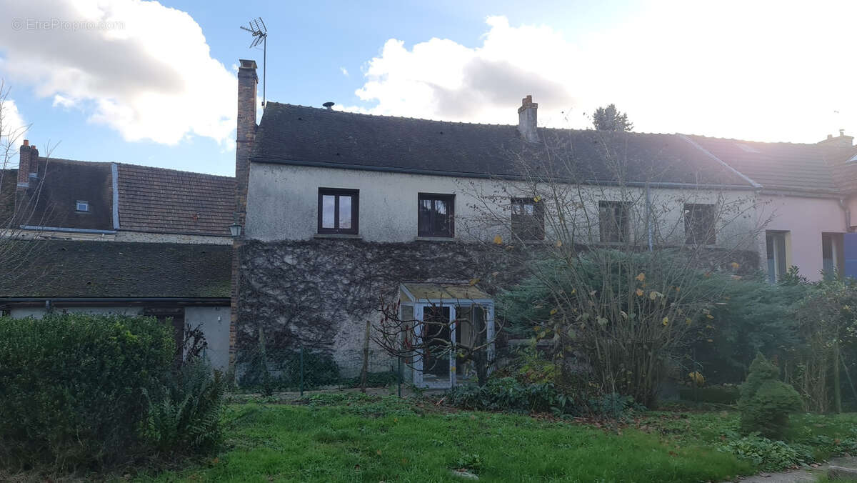 Maison à LES MOLIERES