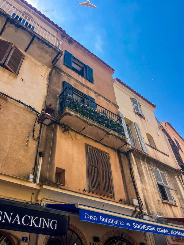 Appartement de caractère avec vue imprenable sur la mer et les falaises de Bonifacio - photo 15