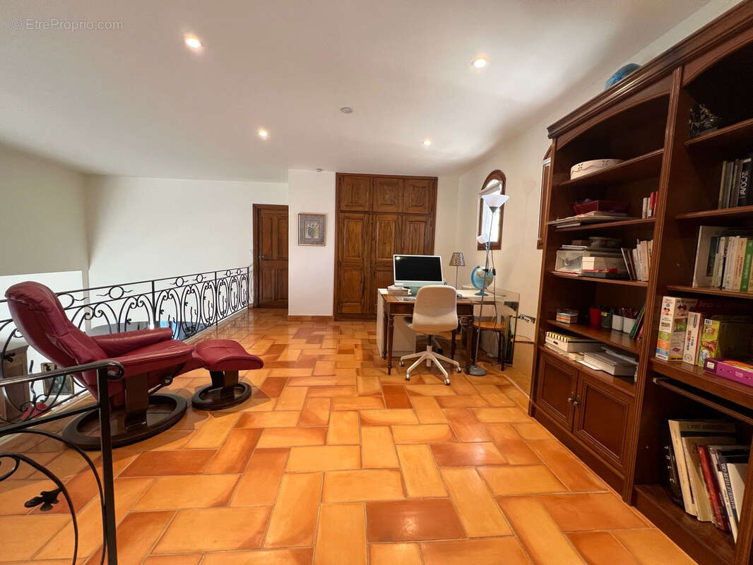 Maison à NANS-LES-PINS