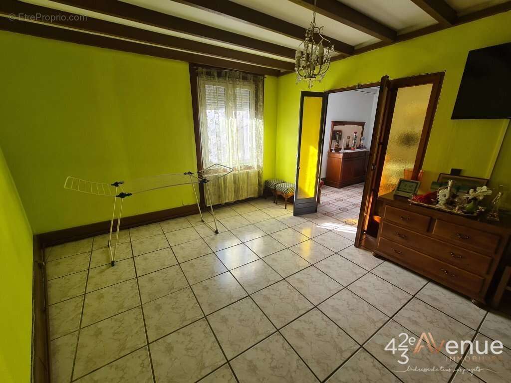 Appartement à UNIEUX