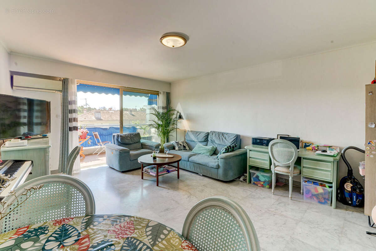 Appartement à MANDELIEU-LA-NAPOULE