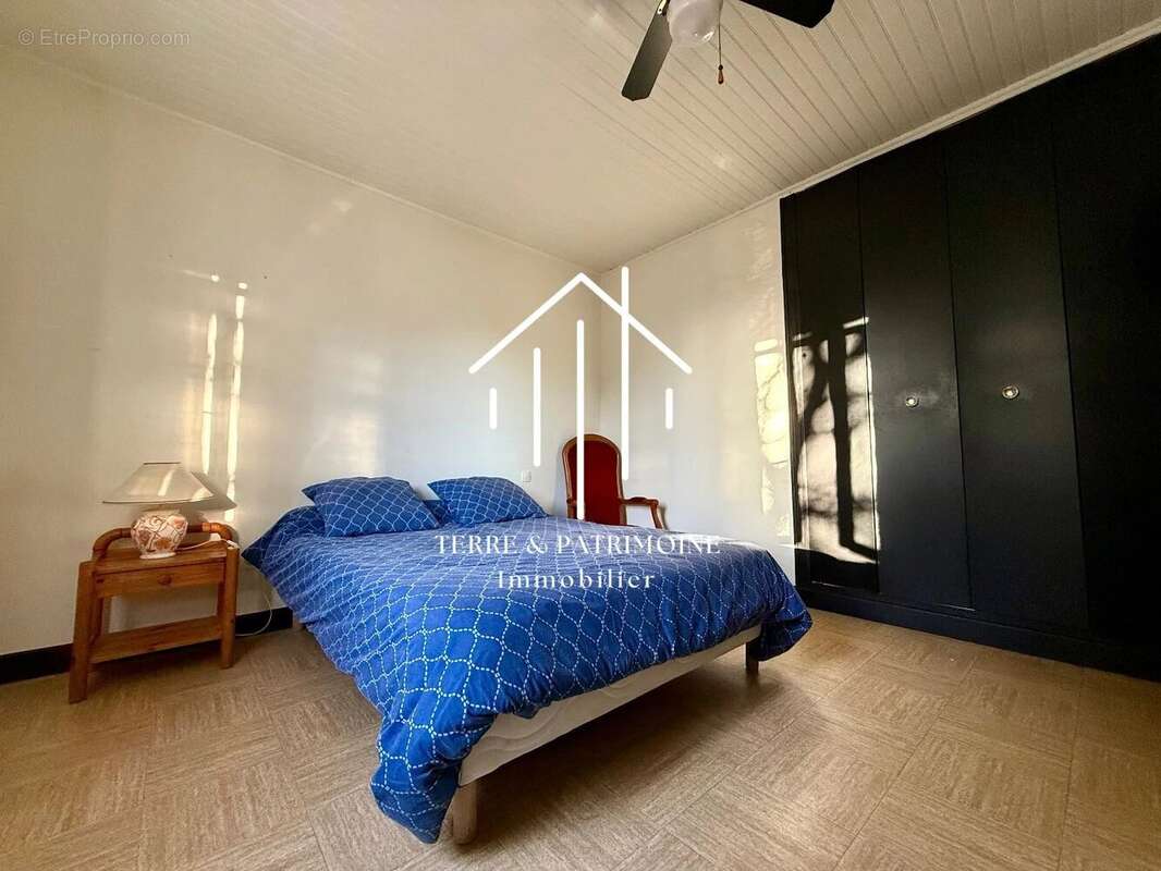 Maison à SAINT-JEAN-DE-MARUEJOLS-ET-AVEJAN