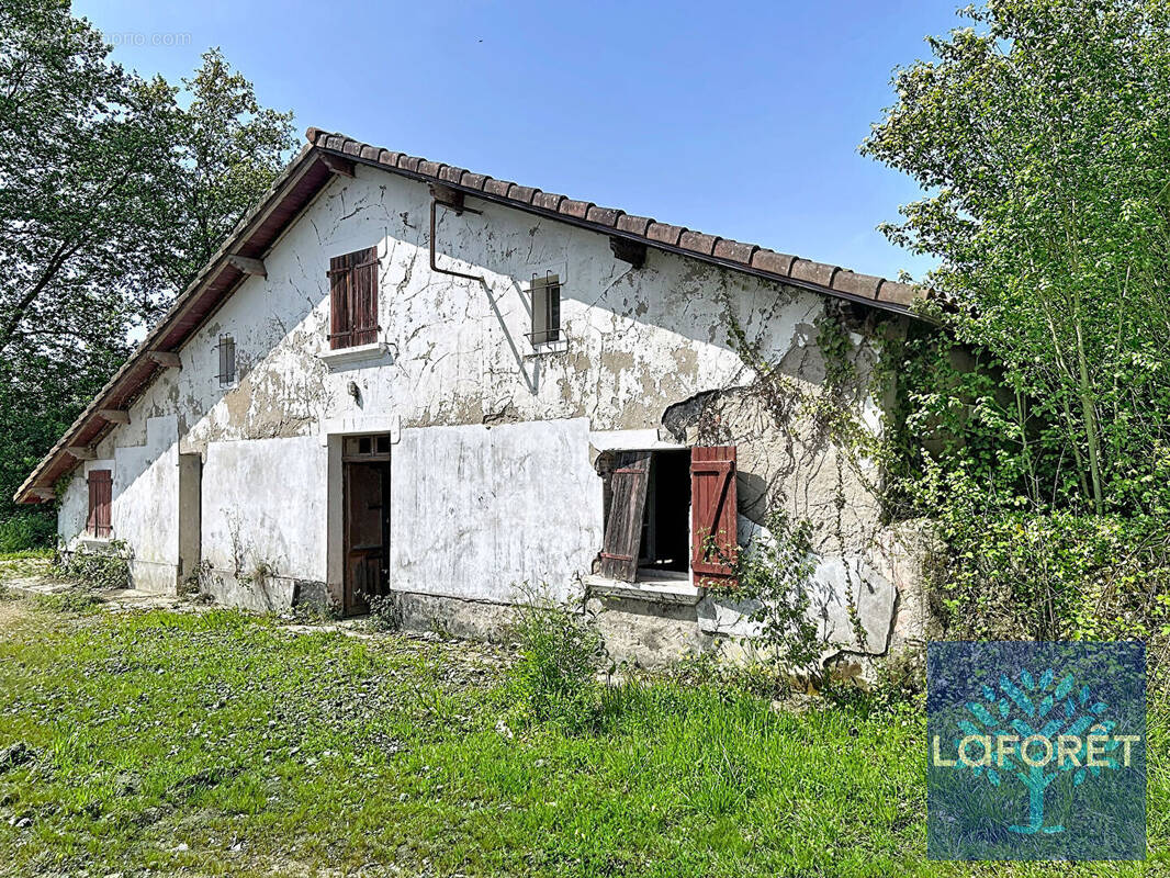 Maison à SAUGNAC-ET-CAMBRAN