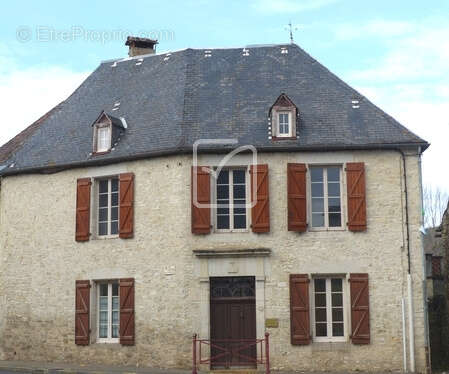 Maison à SALVIAC