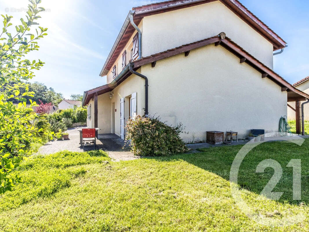 Maison à JASSANS-RIOTTIER