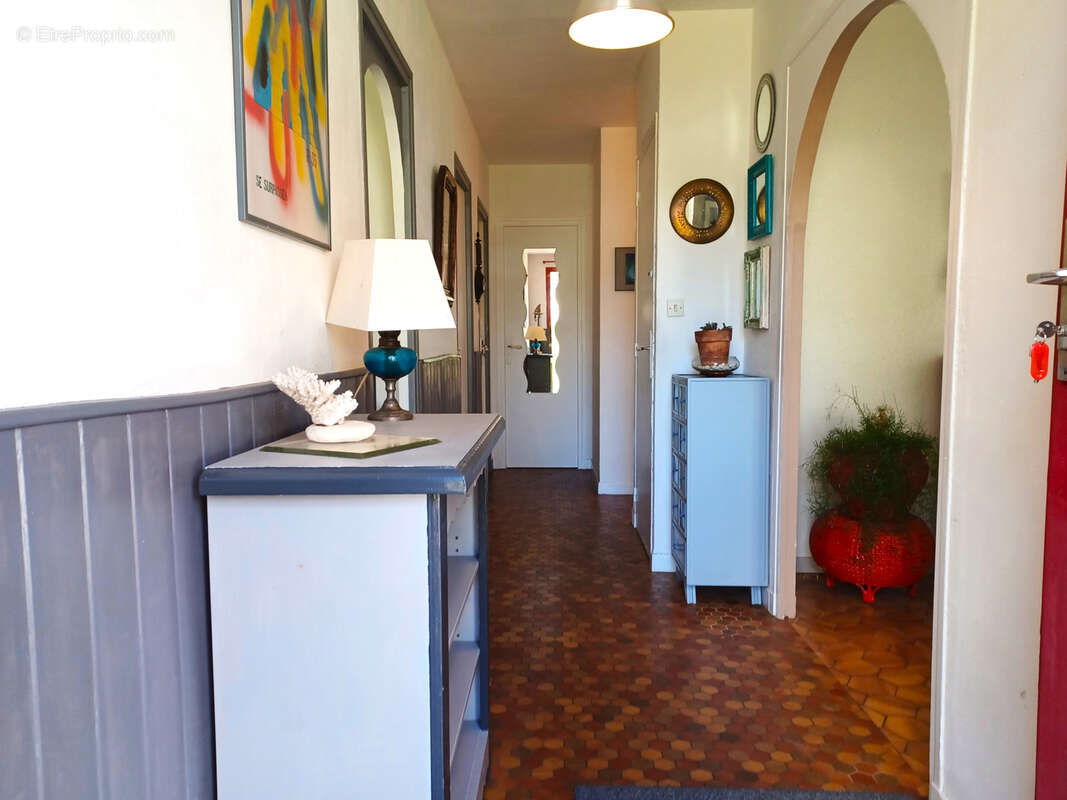 Maison à COURS-LES-BARRES