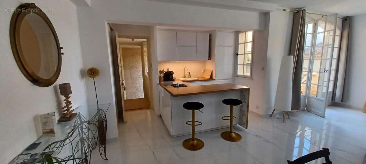 Appartement à SAINT-CYR-SUR-MER