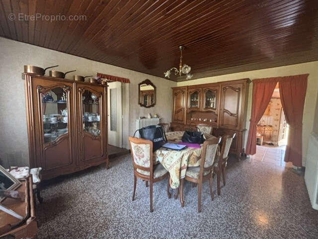 EXCLUSIVITE à AUXY, longère de plain pied avec hangar, étang et parc arboré. - photo 8